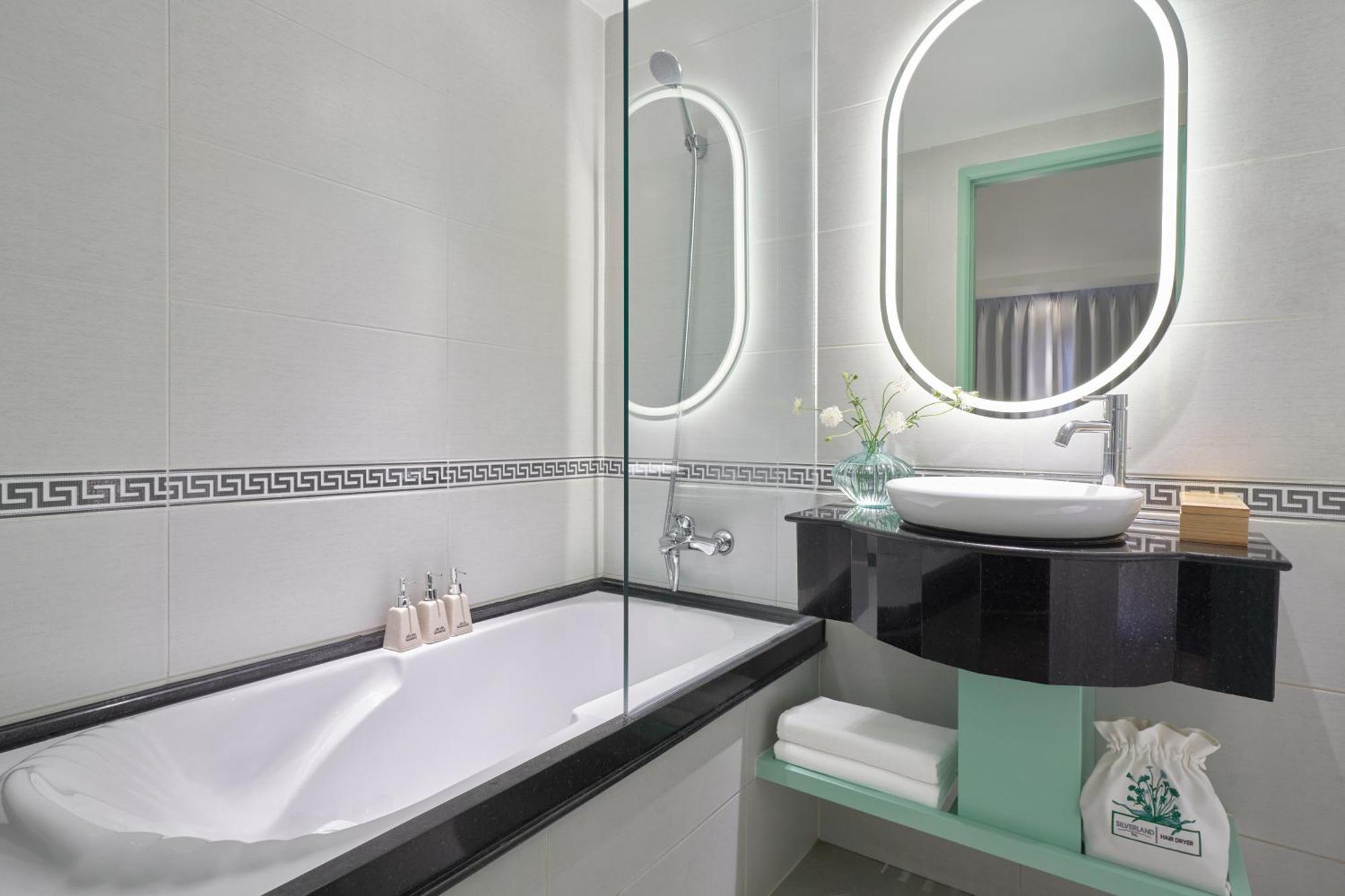 Silverland Sil Hotel Хошимин Екстериор снимка